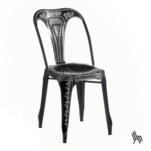 Chaise bistrot en métal noir décotation blanche, Déco