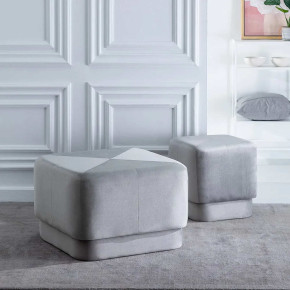 Pouf carré velours gris capitonné